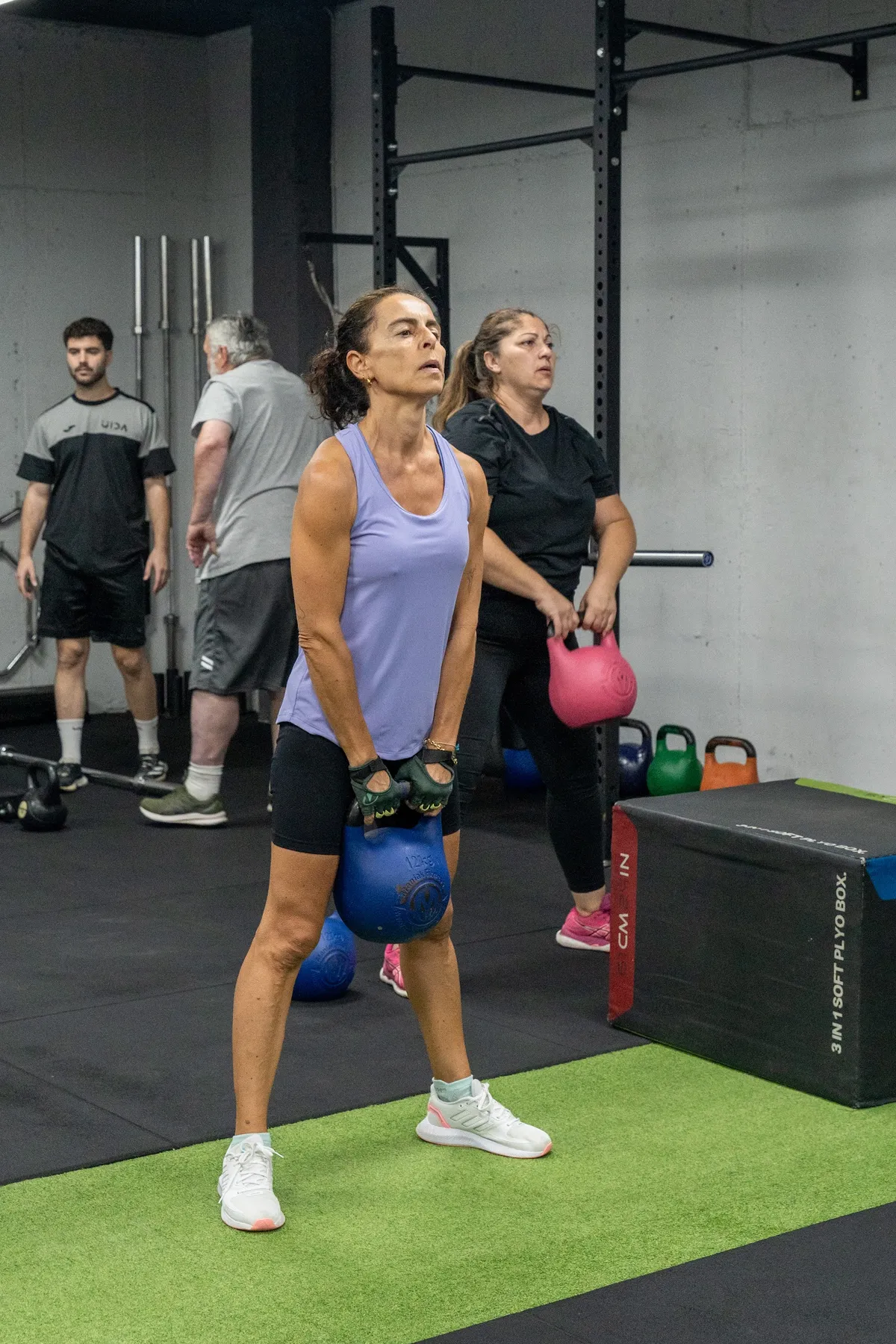 Zona funcional con kettlebells y cajones